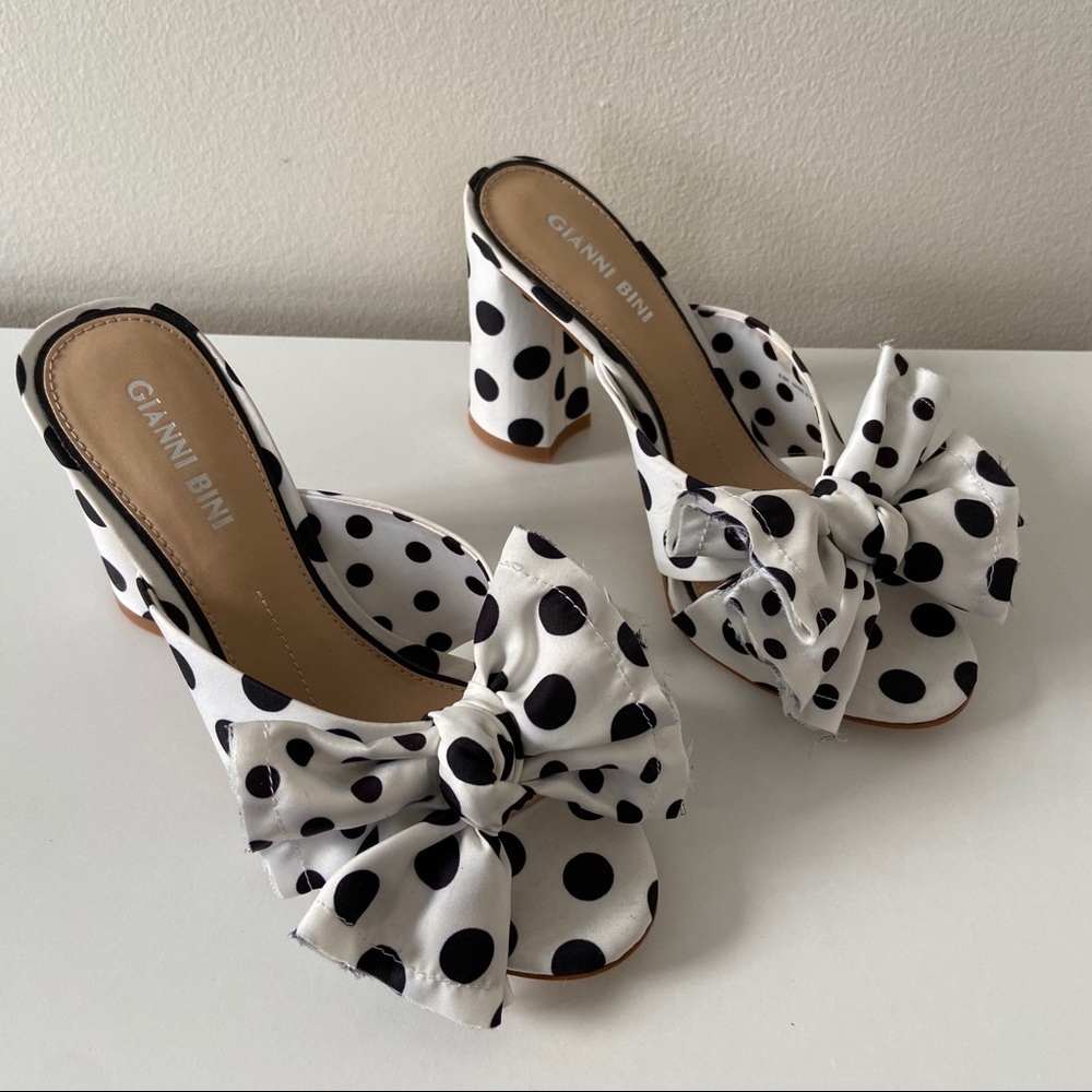Kitten heels